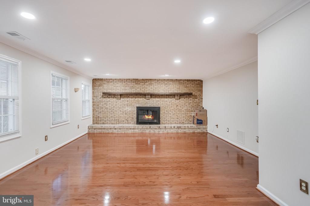 1602 SUNDEW COURT
