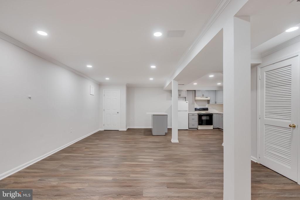 1602 SUNDEW COURT