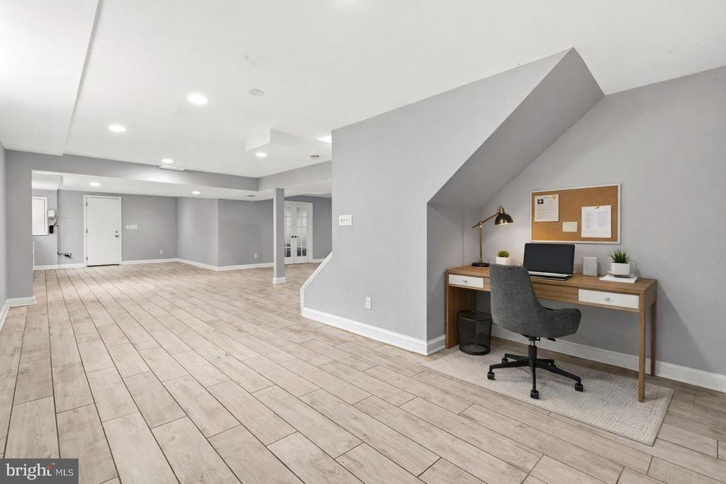 10111 GREEN FOREST