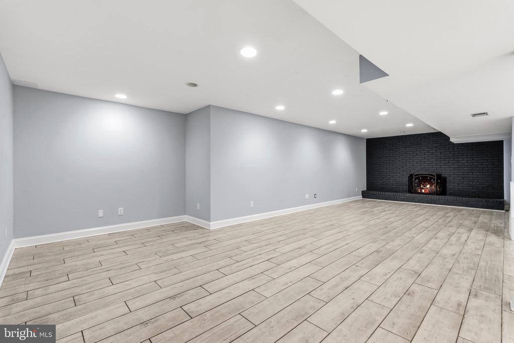 10111 GREEN FOREST
