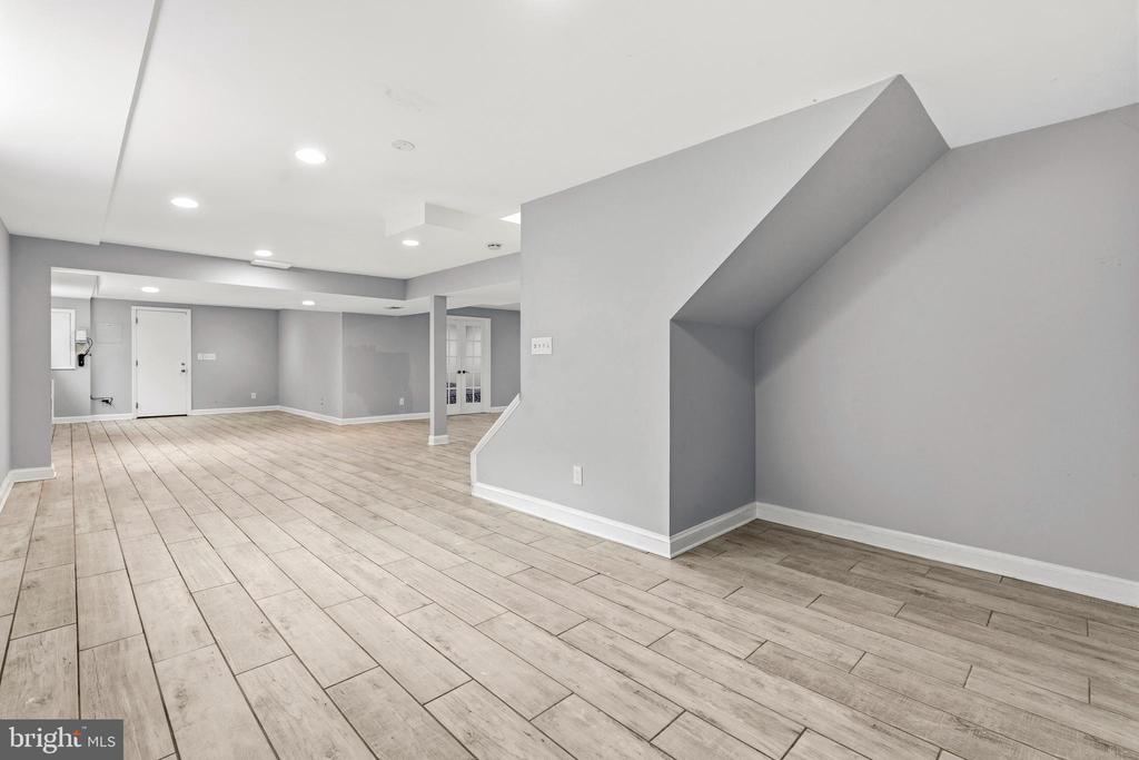 10111 GREEN FOREST