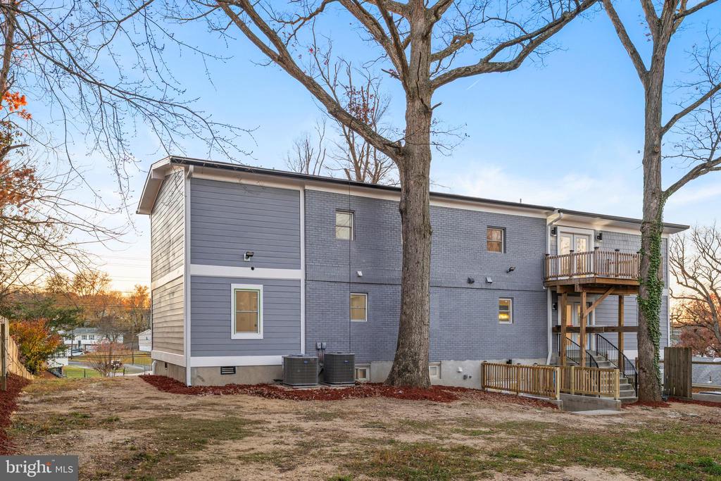 6218 SUITLAND ROAD