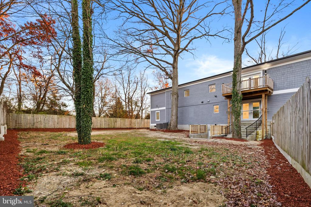 6218 SUITLAND ROAD