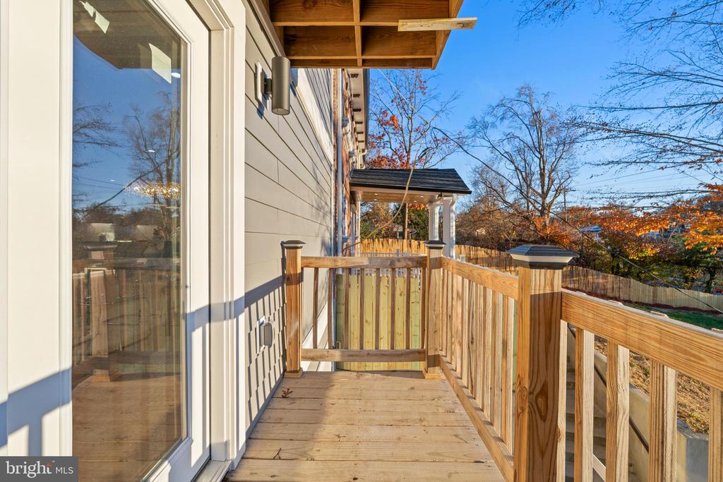 6218 SUITLAND ROAD