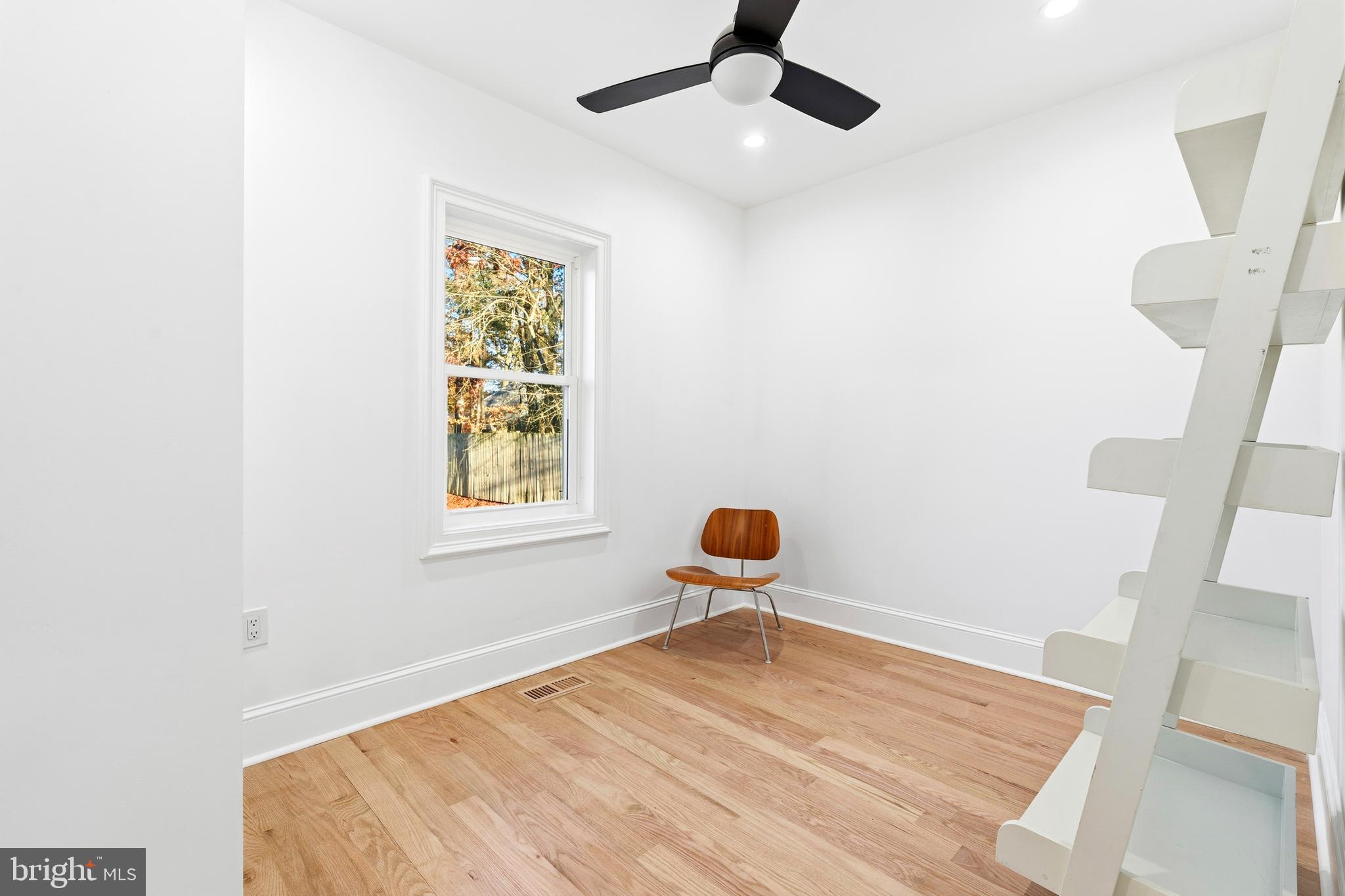 6218 SUITLAND ROAD