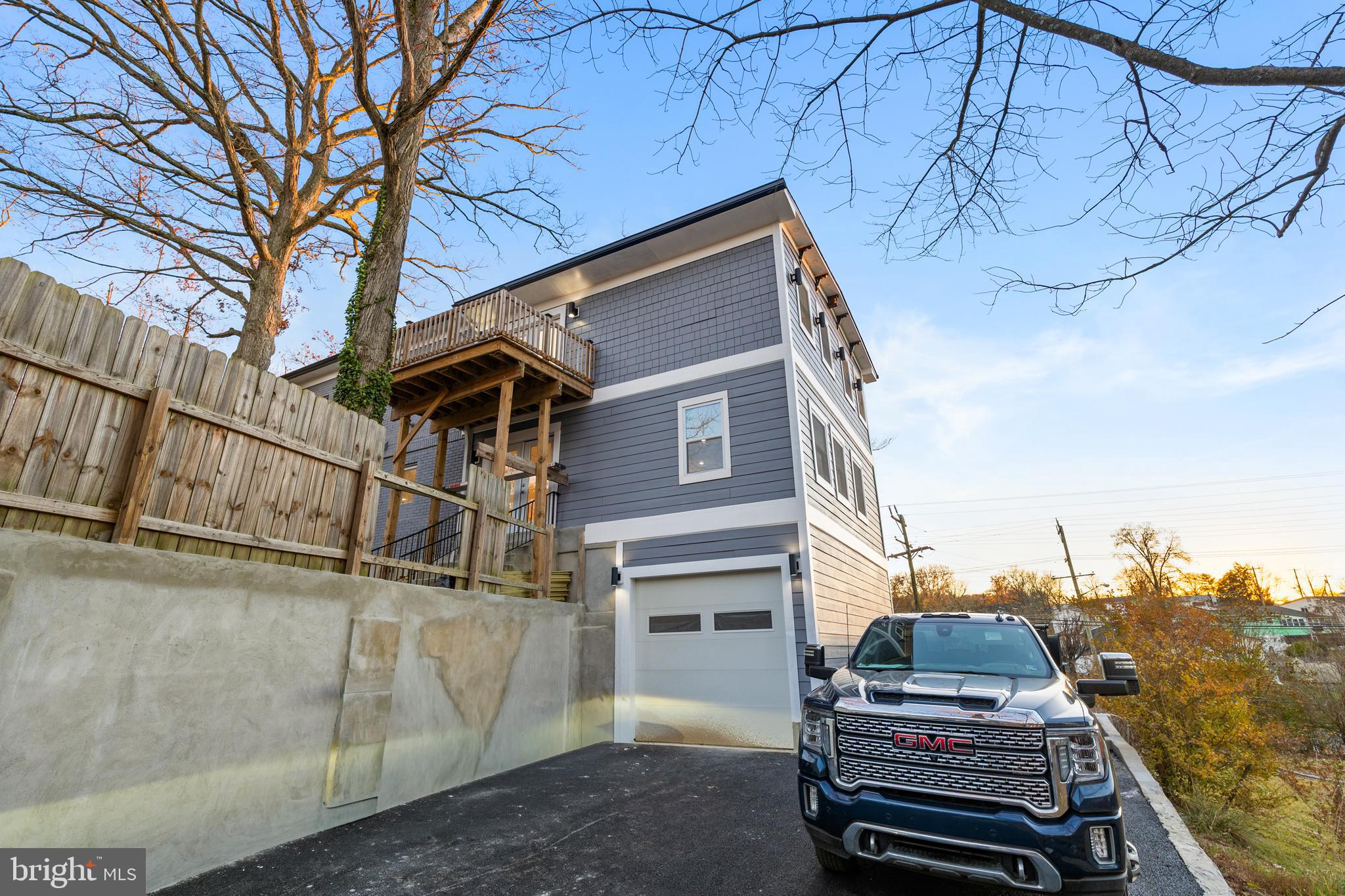 6218 SUITLAND ROAD