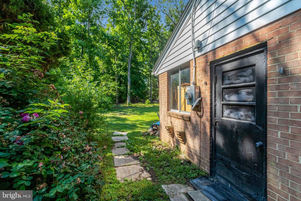 1303 JEFFERSON ROAD