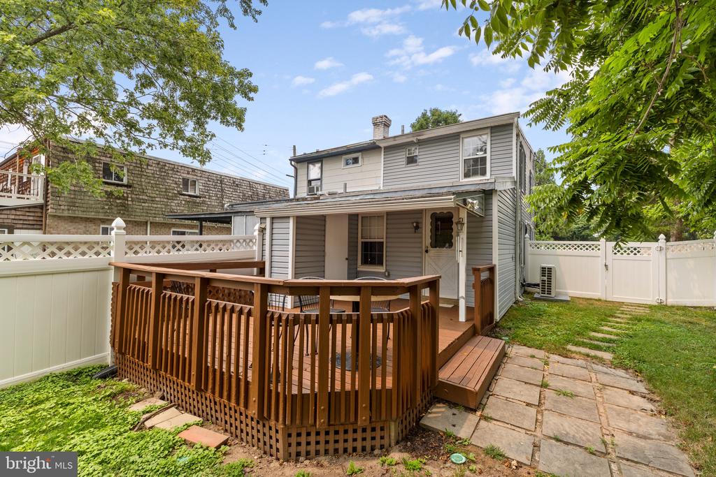 702 4TH STREET