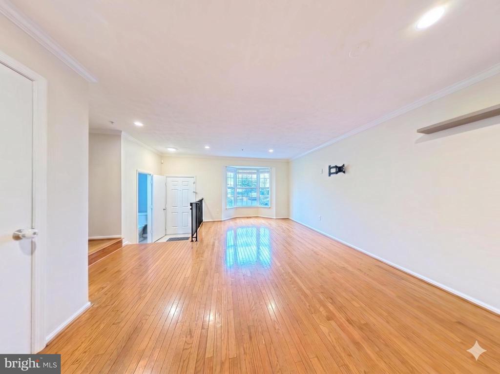 6955 AQUAMARINE COURT