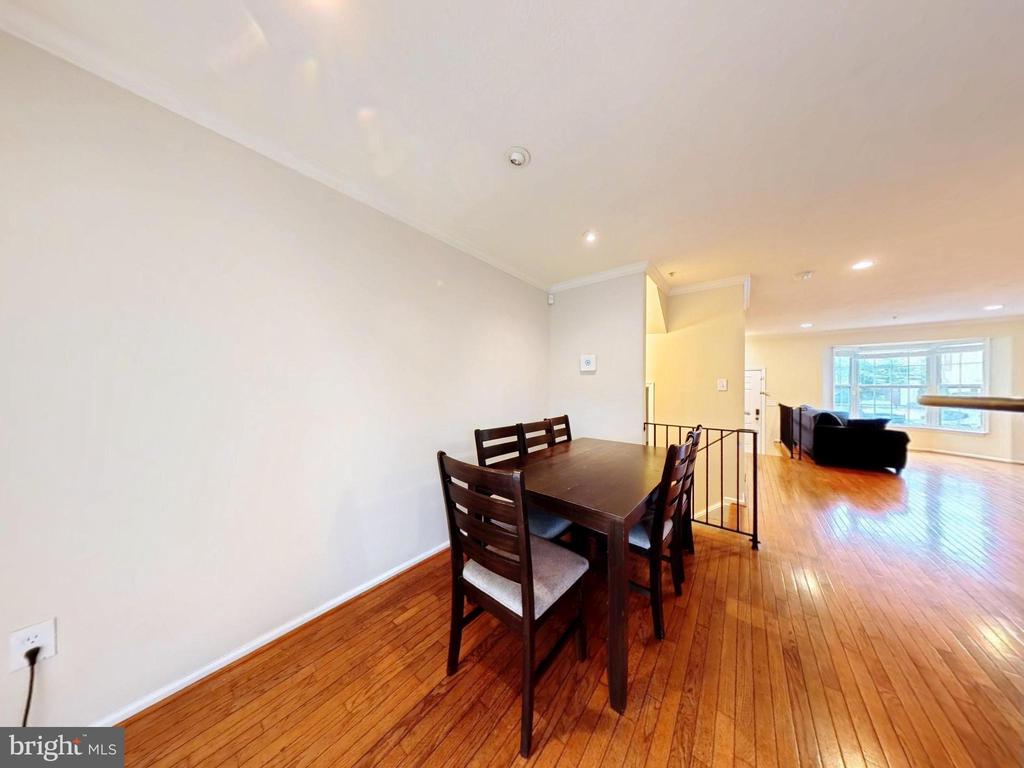 6955 AQUAMARINE COURT
