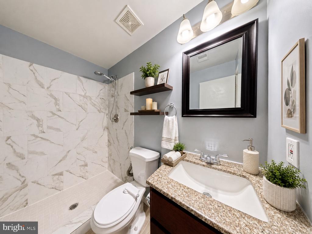 6955 AQUAMARINE COURT