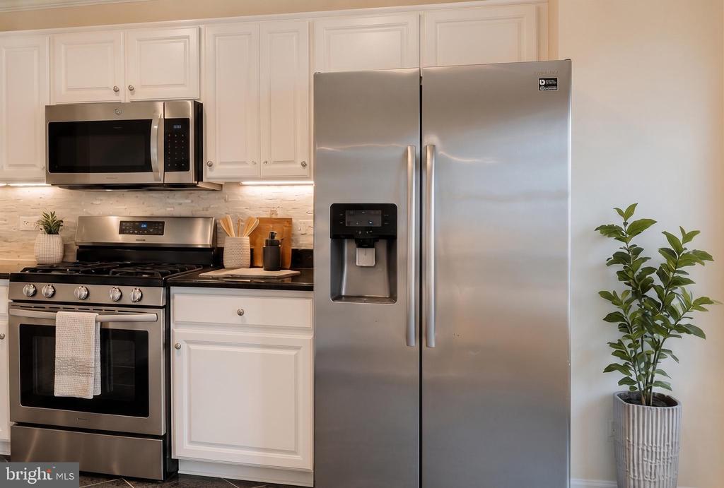 6955 AQUAMARINE COURT