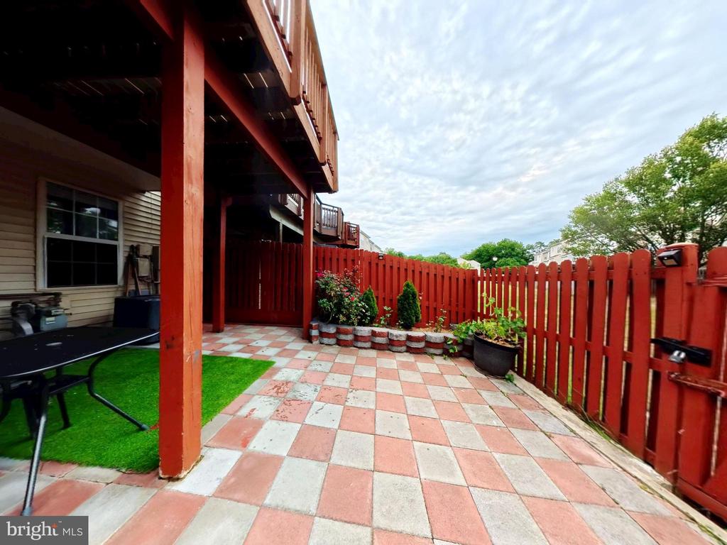 6955 AQUAMARINE COURT