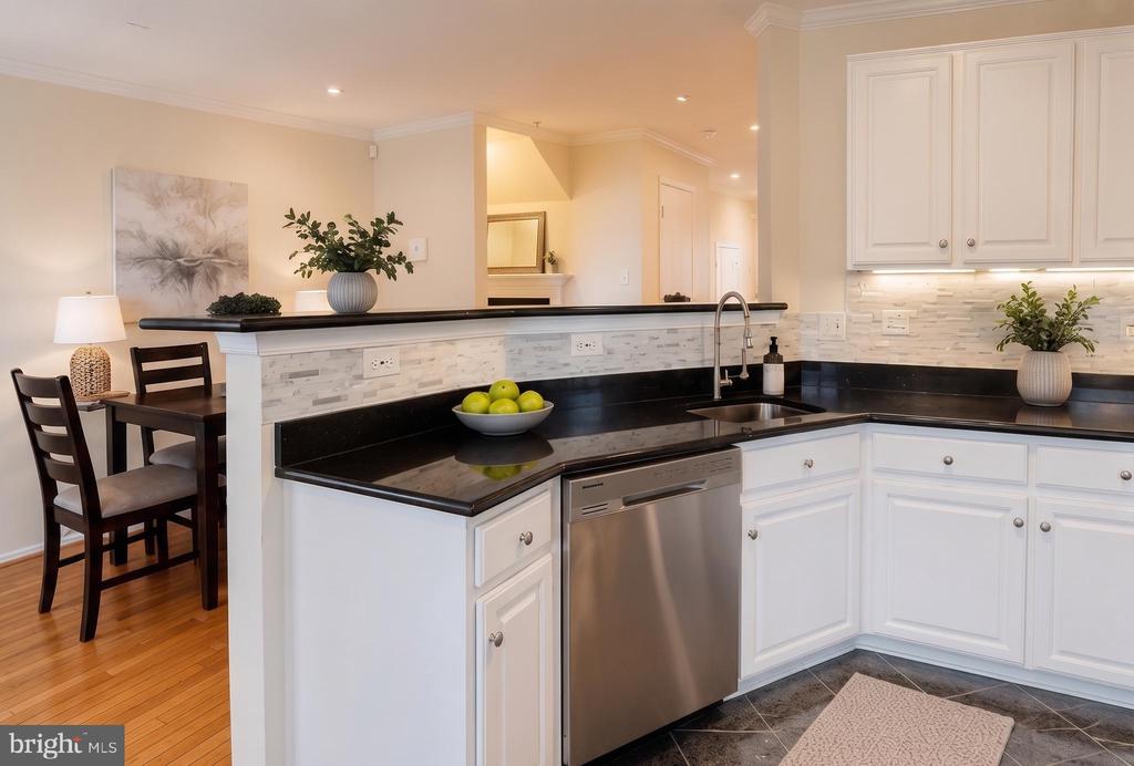 6955 AQUAMARINE COURT