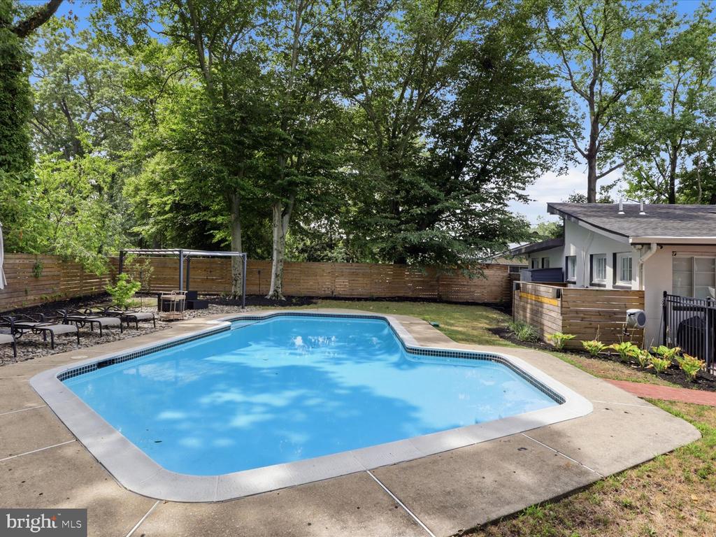 6410 BUSHEY DRIVE