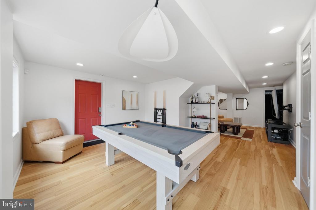6410 BUSHEY DRIVE