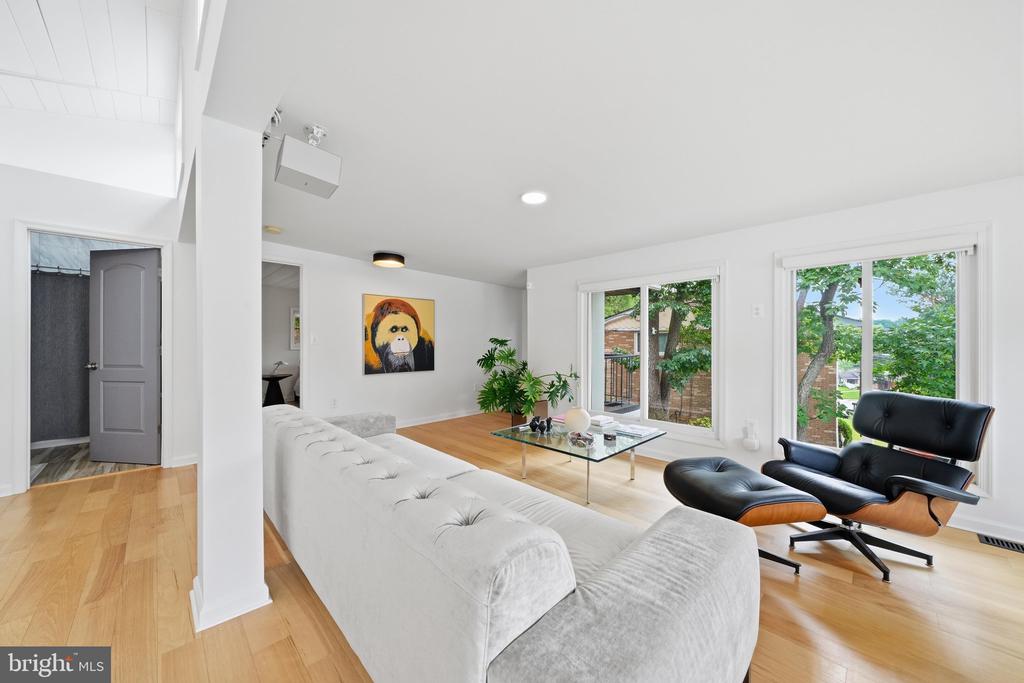 6410 BUSHEY DRIVE