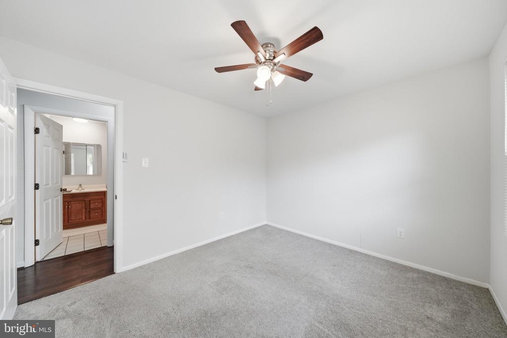 12411 MELLING LANE