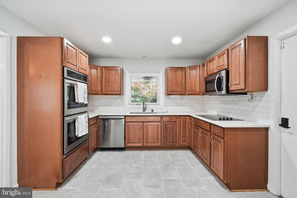12411 MELLING LANE