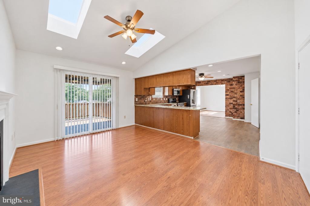 6305 JUANITA COURT