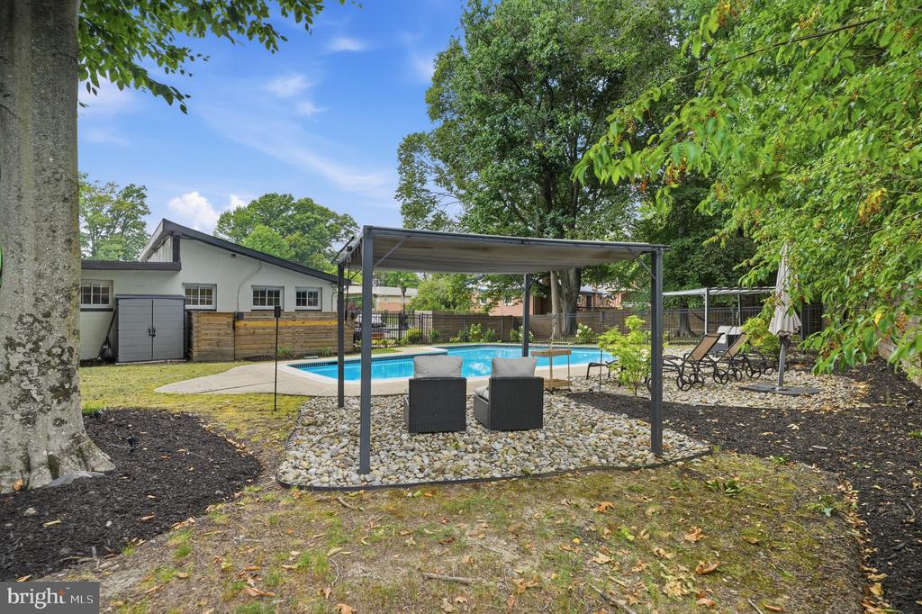 6410 BUSHEY DRIVE
