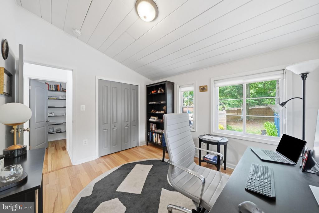 6410 BUSHEY DRIVE