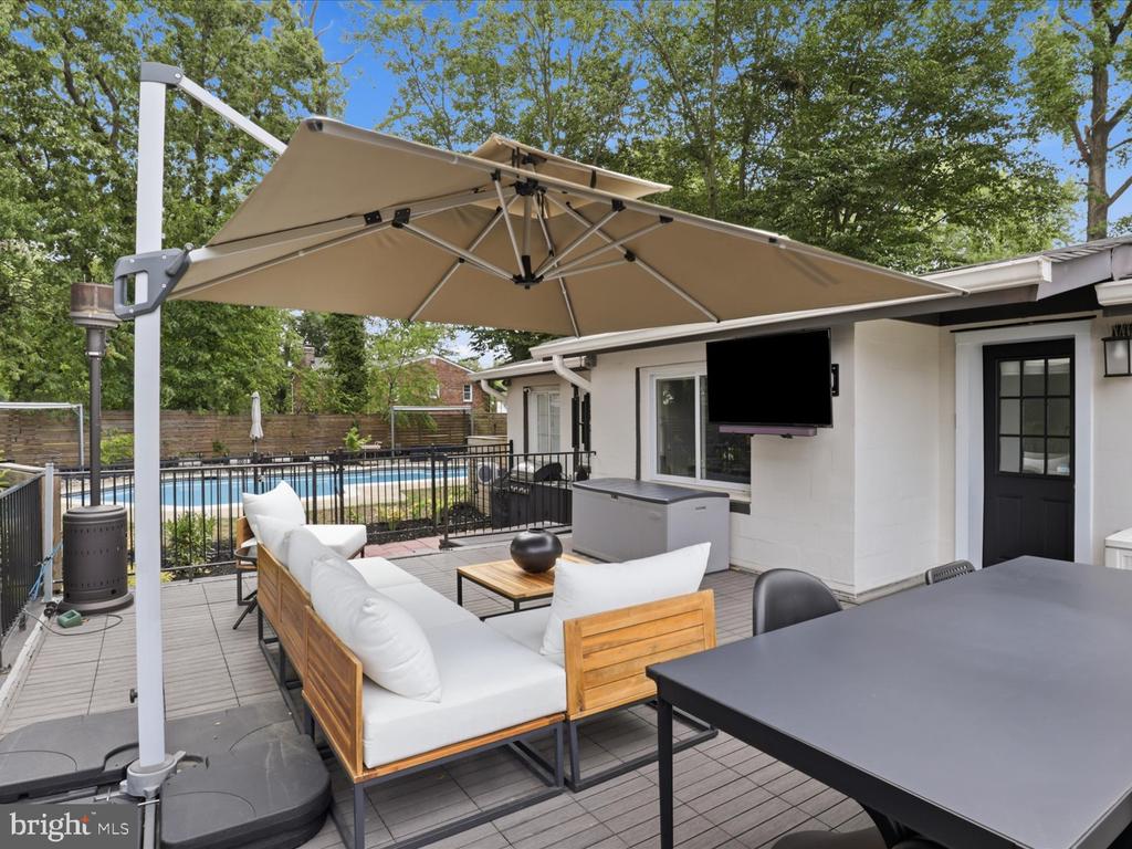 6410 BUSHEY DRIVE