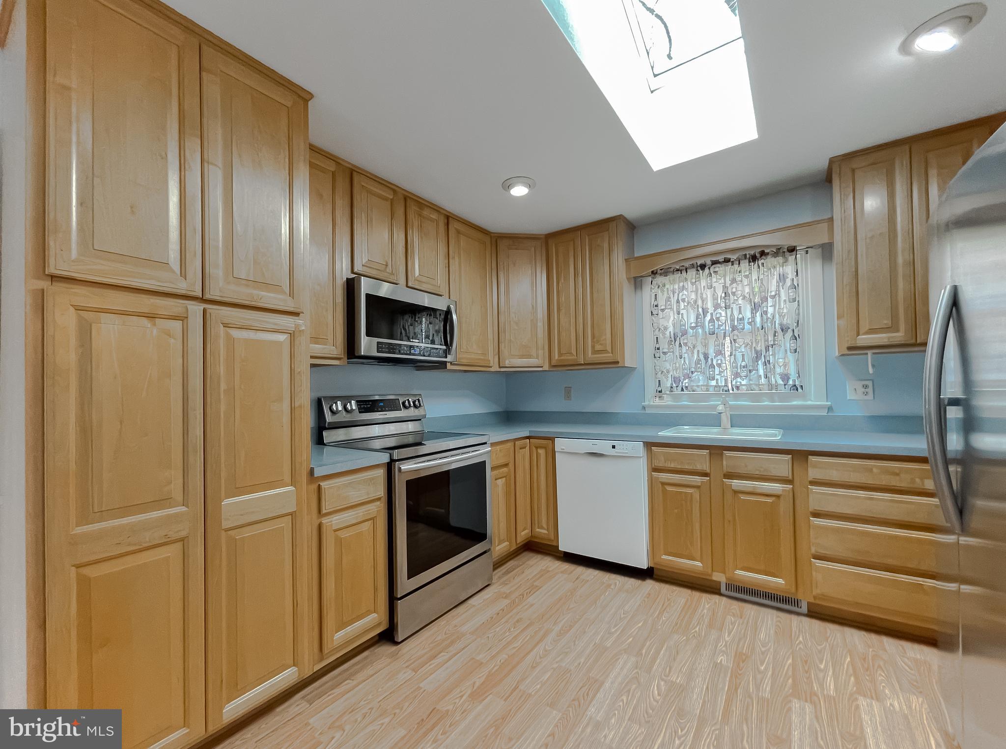 23085 ESPERANZA DRIVE