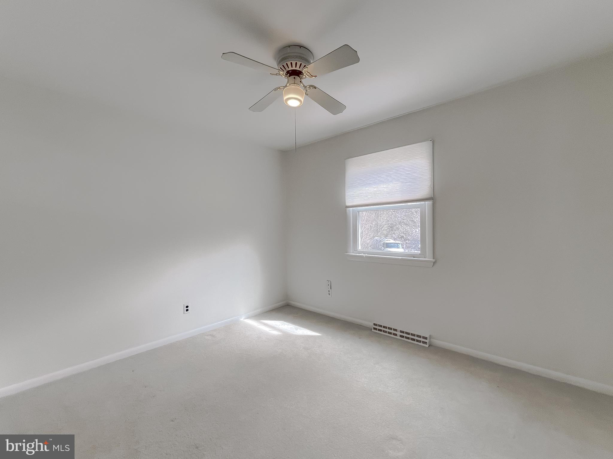 23085 ESPERANZA DRIVE