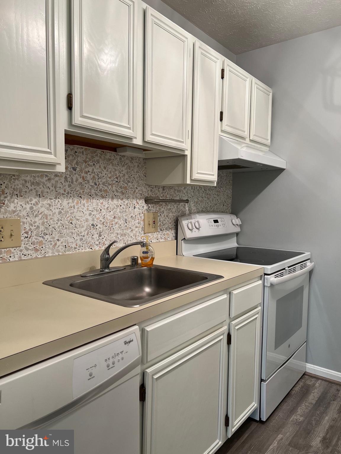 23240 CHESTNUT OAK COURT 1045