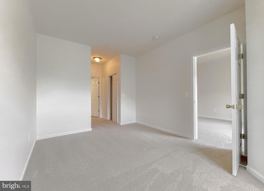 23560 F D R BOULEVARD Unit: 305