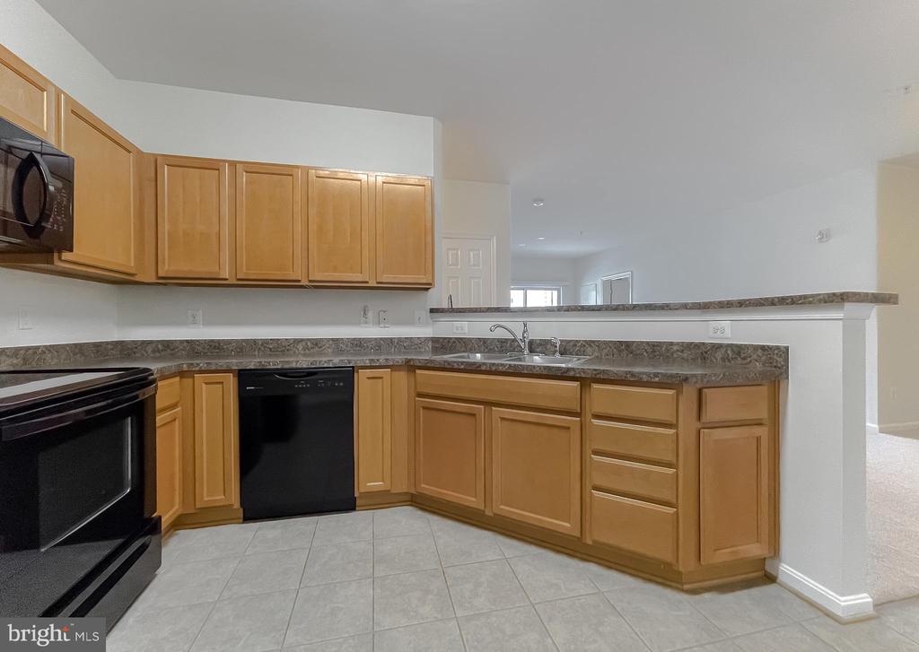 23560 F D R BOULEVARD Unit: 305