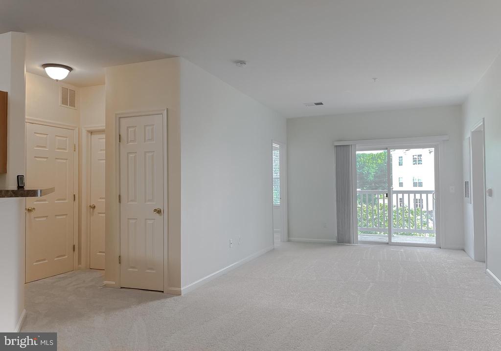 23560 F D R BOULEVARD Unit: 305