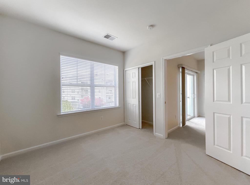 23560 F D R BOULEVARD Unit: 305
