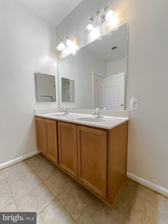 23560 F D R BOULEVARD Unit: 305