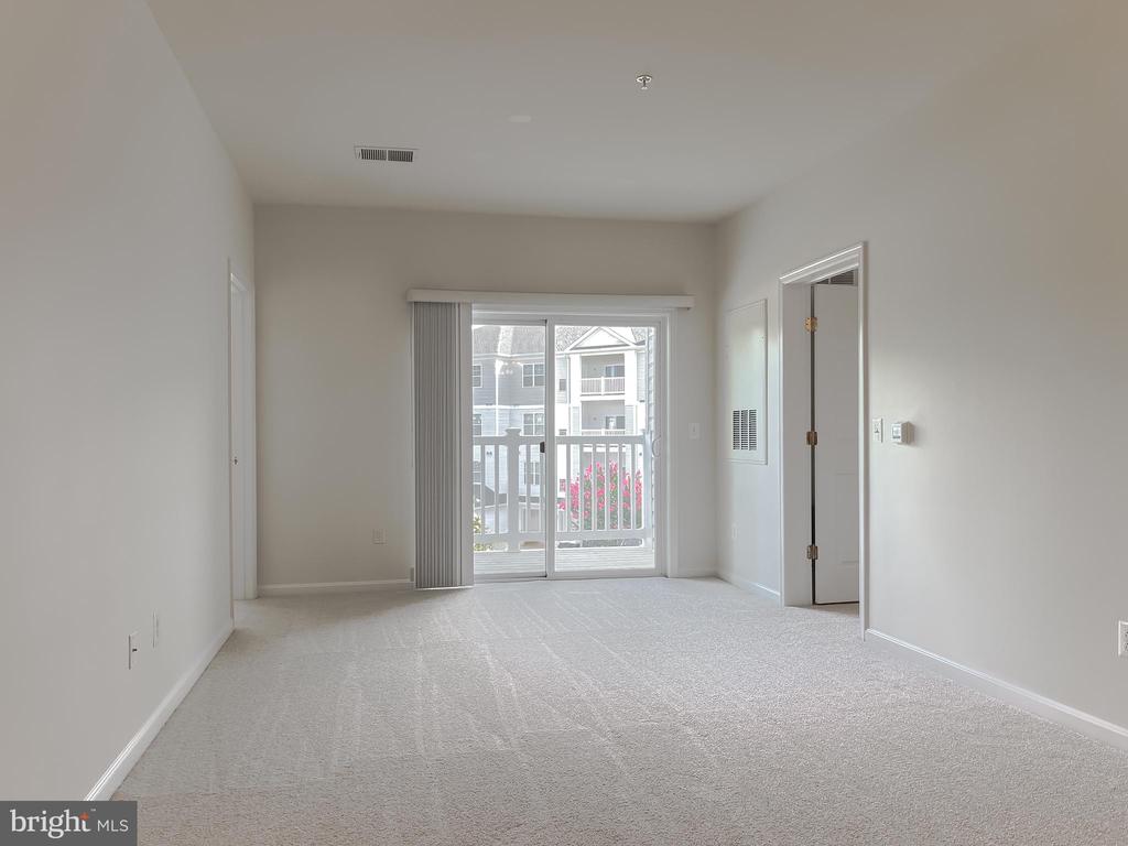 23560 F D R BOULEVARD Unit: 305