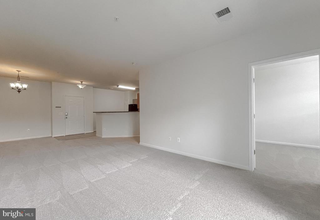 23560 F D R BOULEVARD Unit: 305