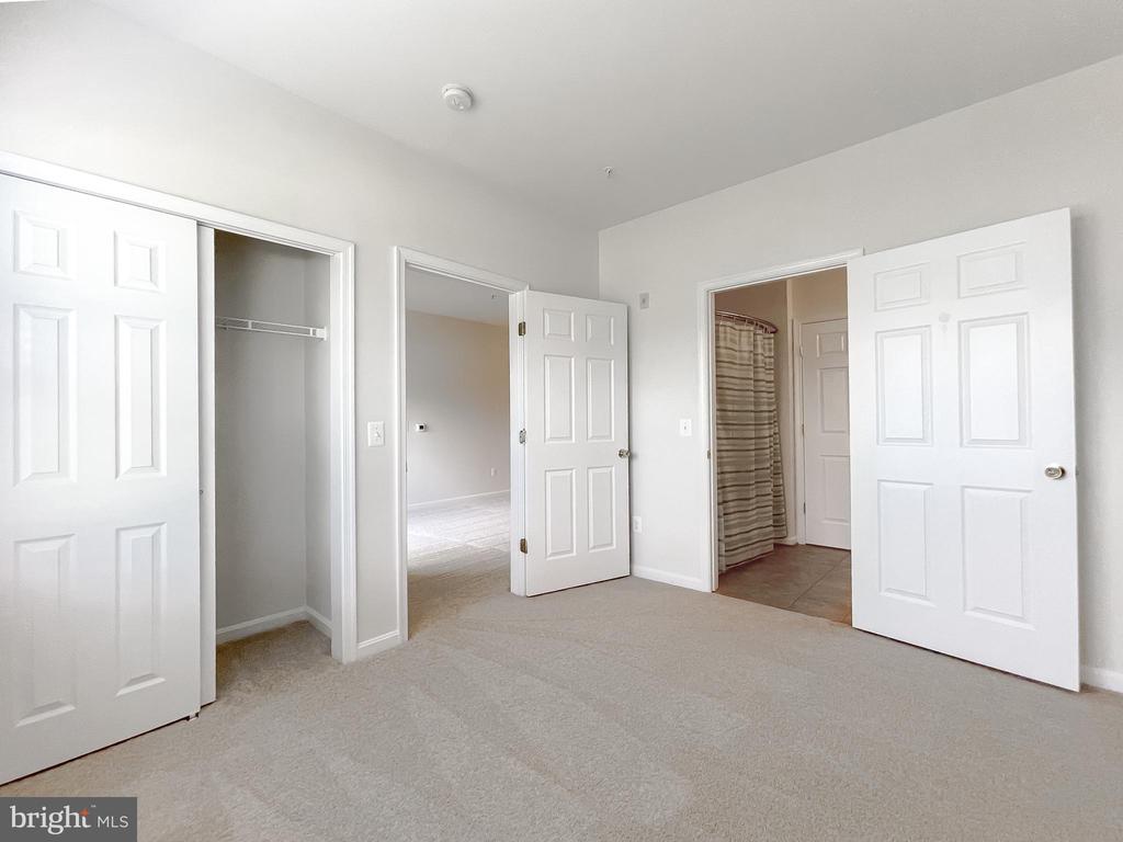 23560 F D R BOULEVARD Unit: 305