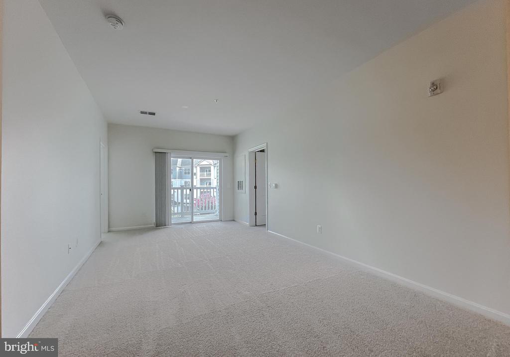 23560 F D R BOULEVARD Unit: 305