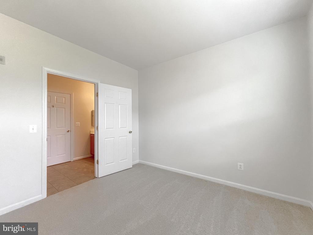 23560 F D R BOULEVARD Unit: 305