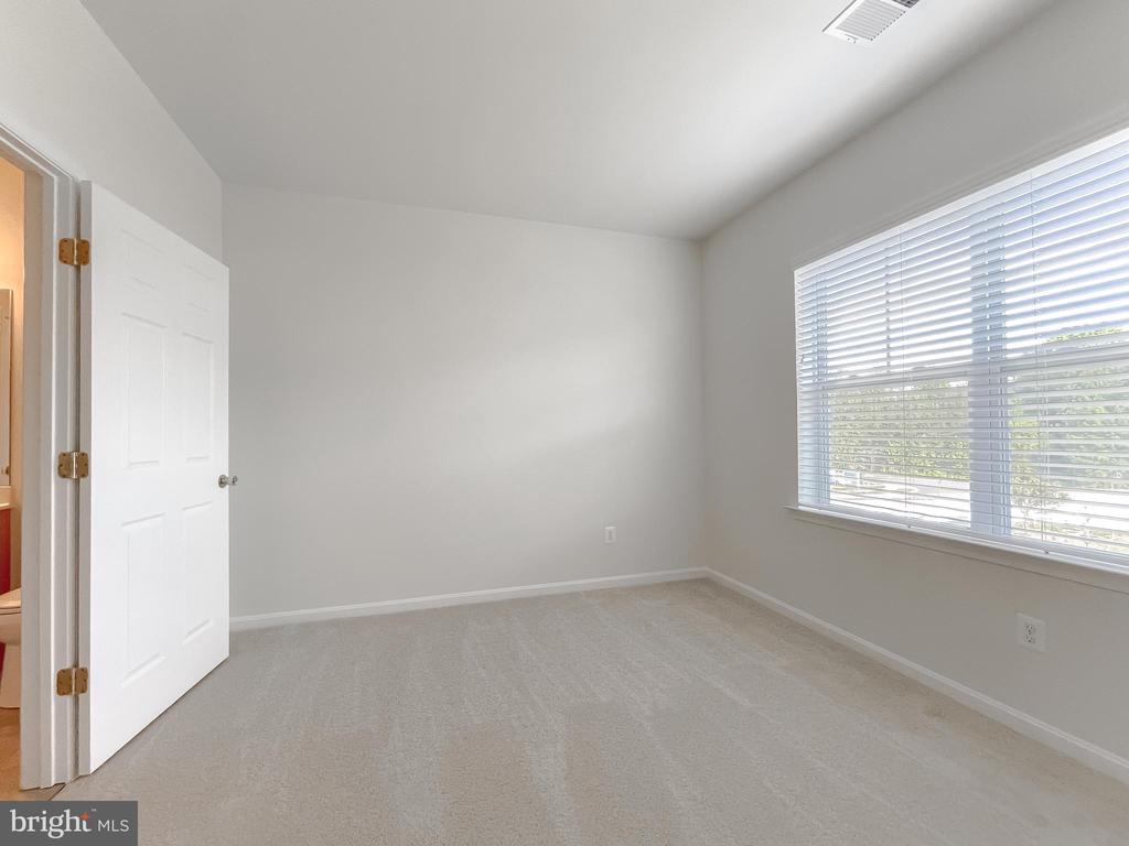 23560 F D R BOULEVARD Unit: 305