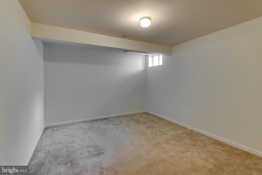46118 SEABISCUIT COURT