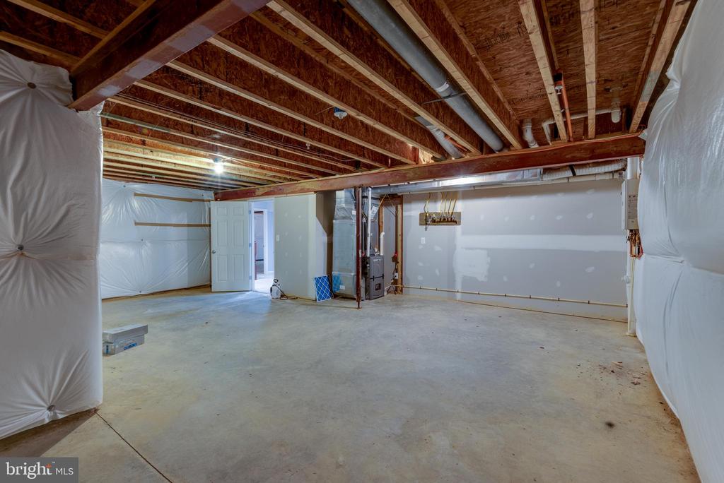 46118 SEABISCUIT COURT