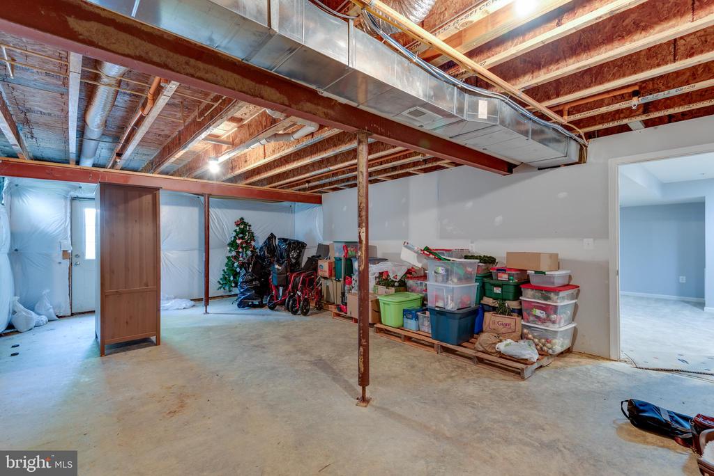 46118 SEABISCUIT COURT