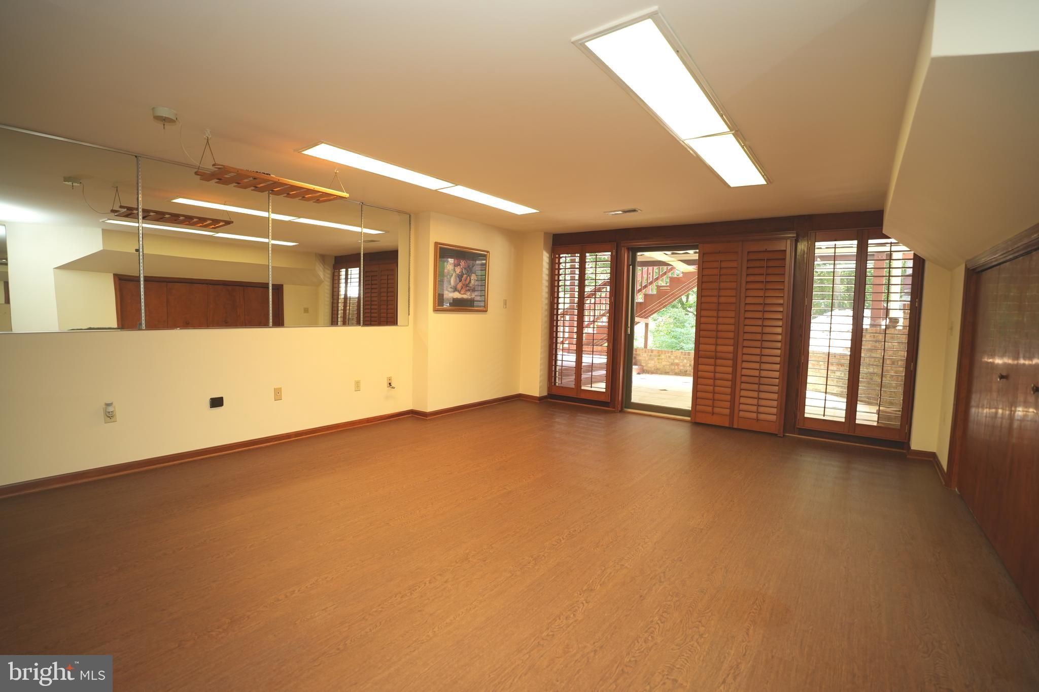 20070 MANOR DRIVE