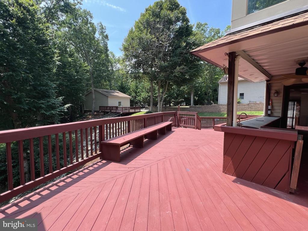 20070 MANOR DRIVE
