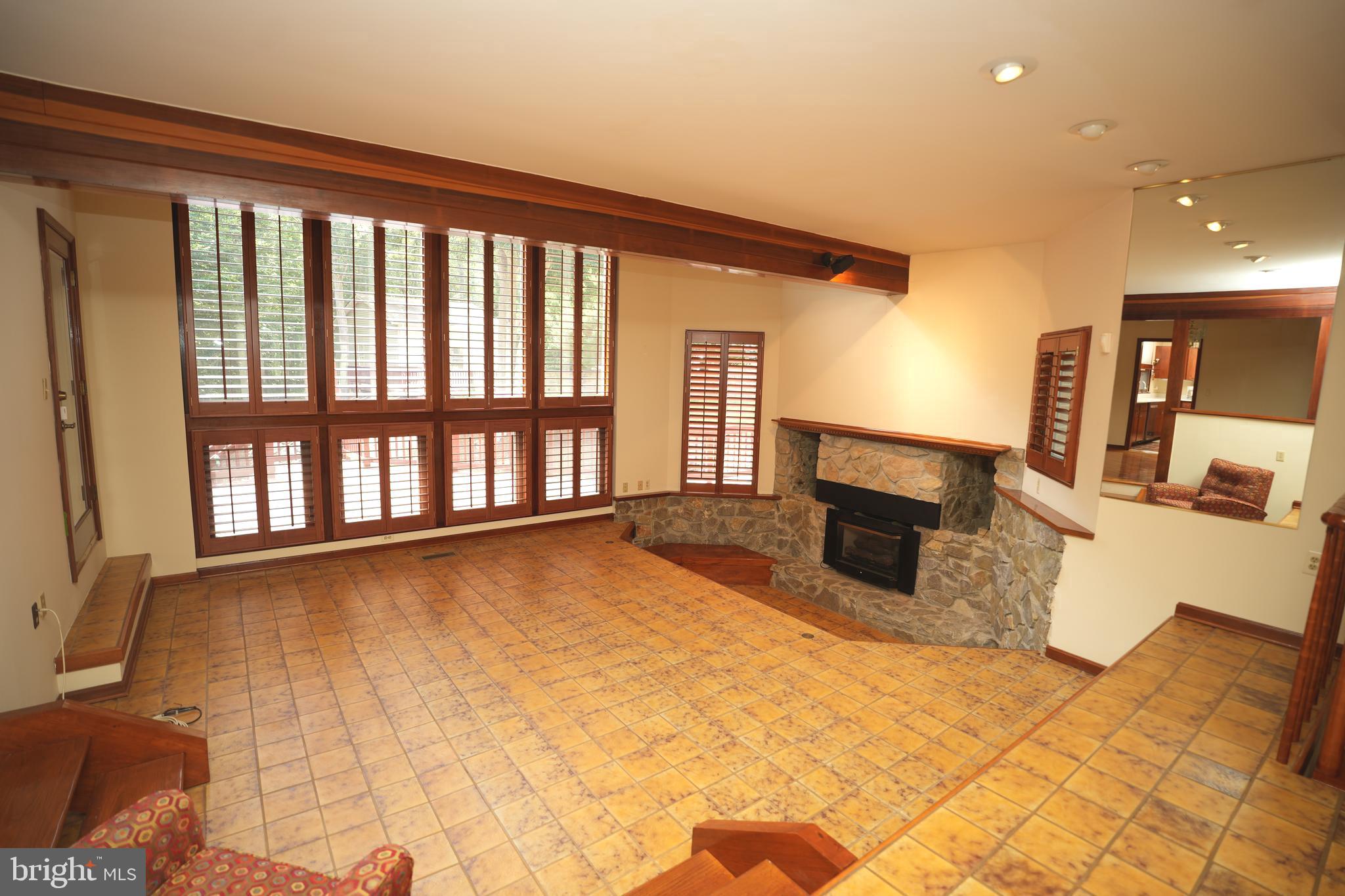 20070 MANOR DRIVE