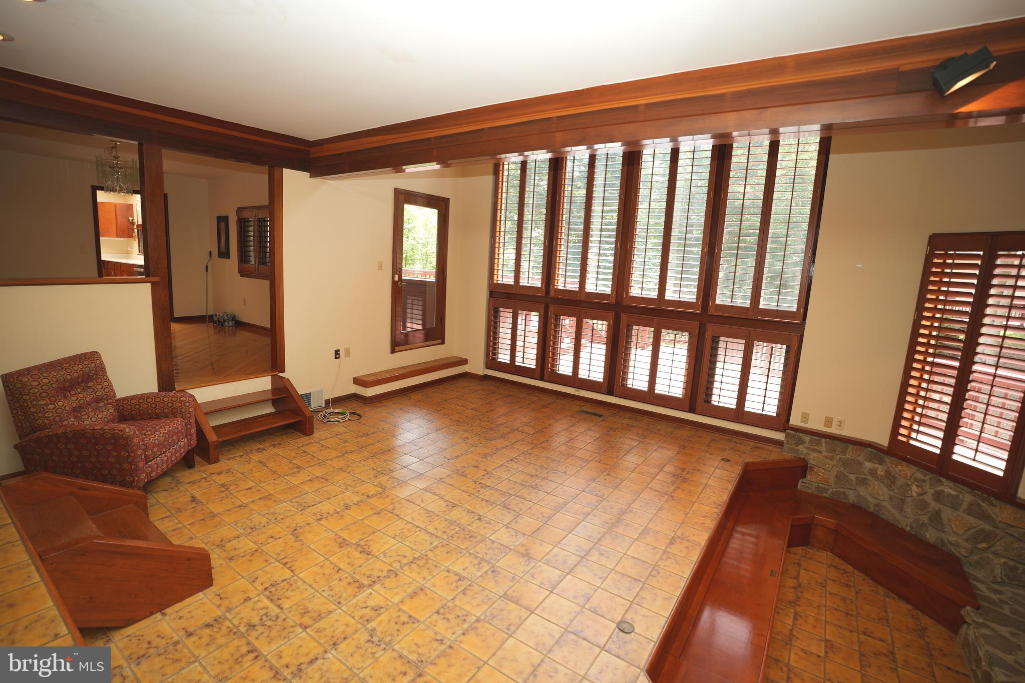 20070 MANOR DRIVE