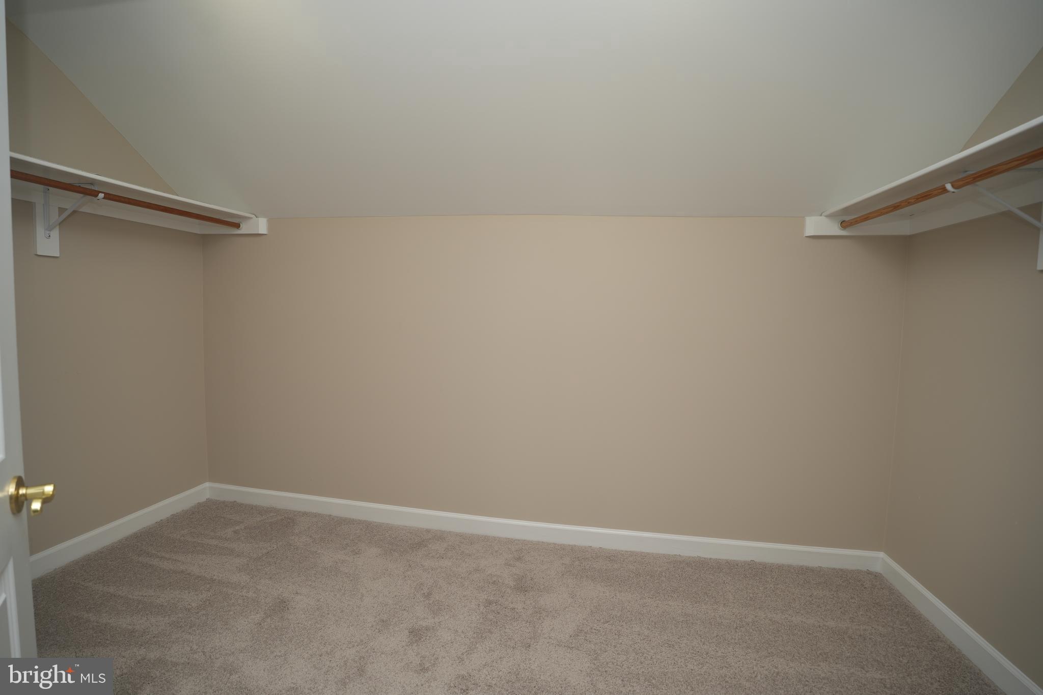 22266 ORCHARD COURT