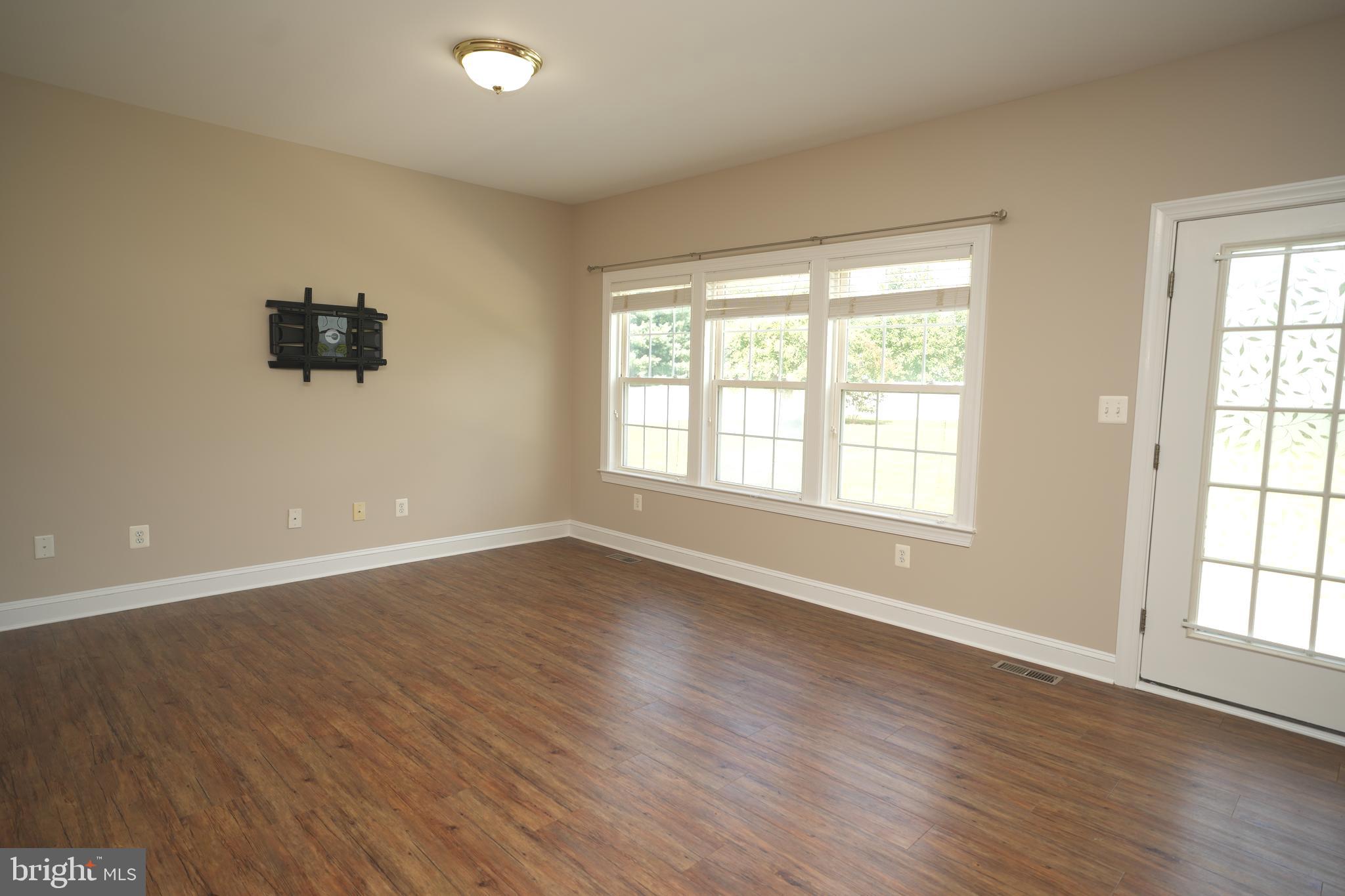 22266 ORCHARD COURT